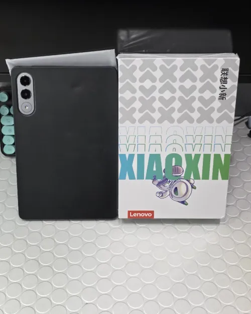 Tablette Lenovo Xiaoxin Pad Pro GT 11.1'' 3.2K 144Hz Snapdragon 8 Gen 3 256Go Stockage, 14Go RAM Effect (8Go+6Go) Android 15 Batterie 8860mAh Gaming Tablet (Version CN) Lenovo Xiaoxin pad pro gt