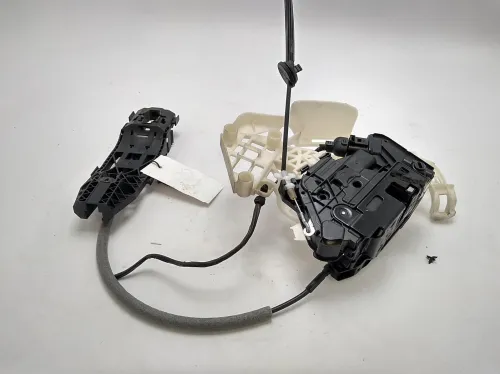 PIECES DE RECHEGE ET ACCESSOIRES MERCEDES ,VOLSWAGENE ET AUDI .