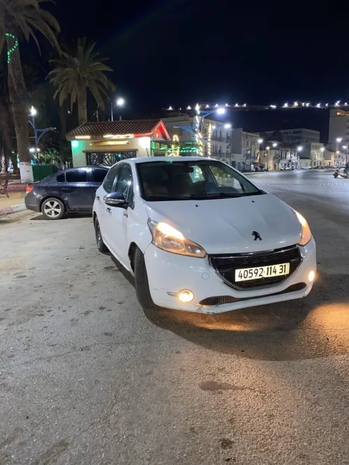 Peugeot 208 2014 Silver Line