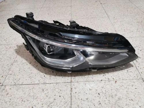 Phare golf 8 R line