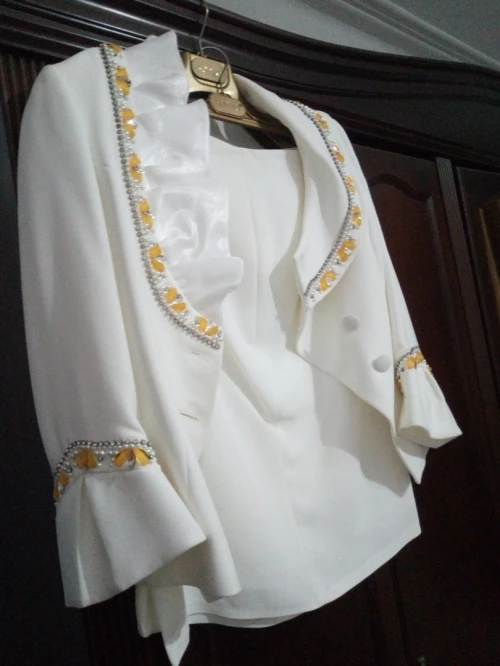 Tailleur pour fête en très très bon état 
