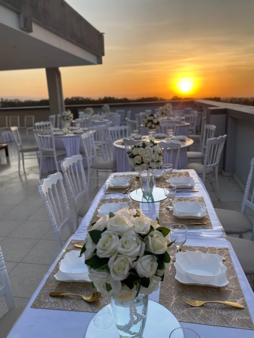 location de chaises et tables  كراء الكراسي و الطاولات