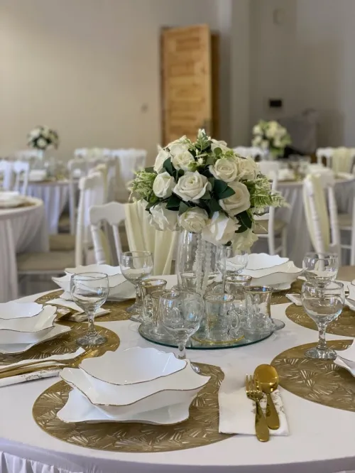 Location de matériels de décorations (mariages anniversaires fiançailles Saint-Valentin)