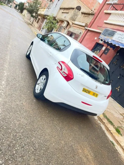 Peugeot 208 2014 Silver Line