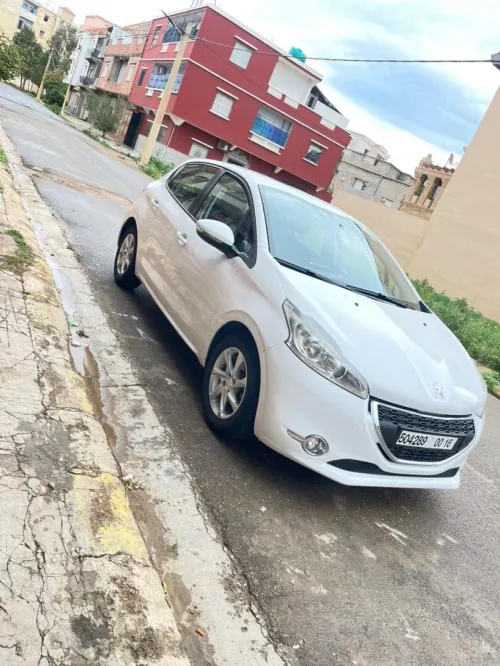 Peugeot 208 2014 Silver Line