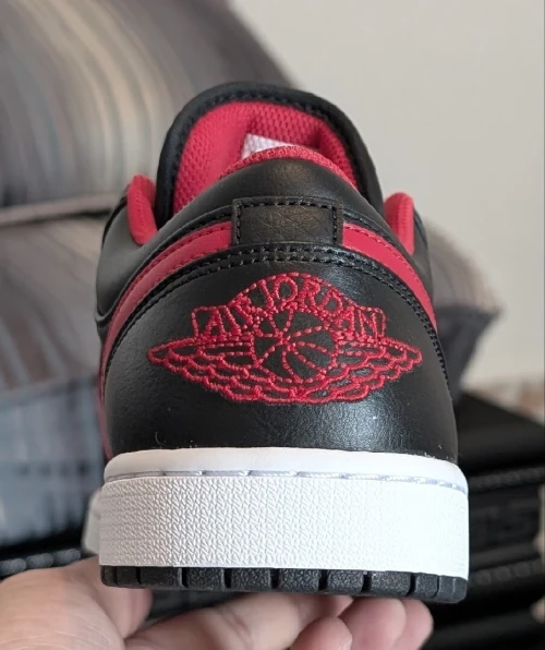 AIR JORDAN 1 LOW