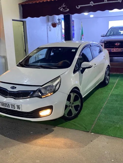 Kia Rio 5 portes 2015 Funny Facelift 