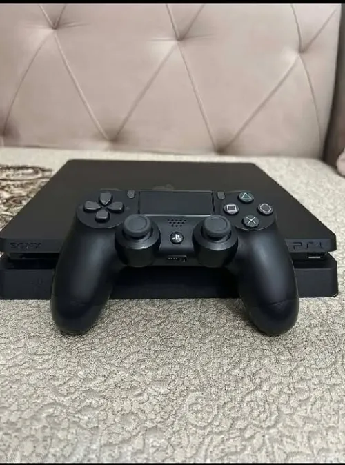 PS4 Slim 500GB Version 12.50 + CD DVD Flash HEIN + 8 Jeux Instaler