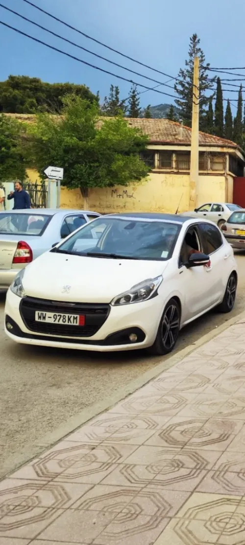 Peugeot 208 2018 GT Line