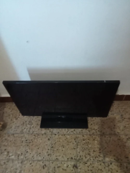 A vendre TV Samsung Led 32  ecran cassé pour piece