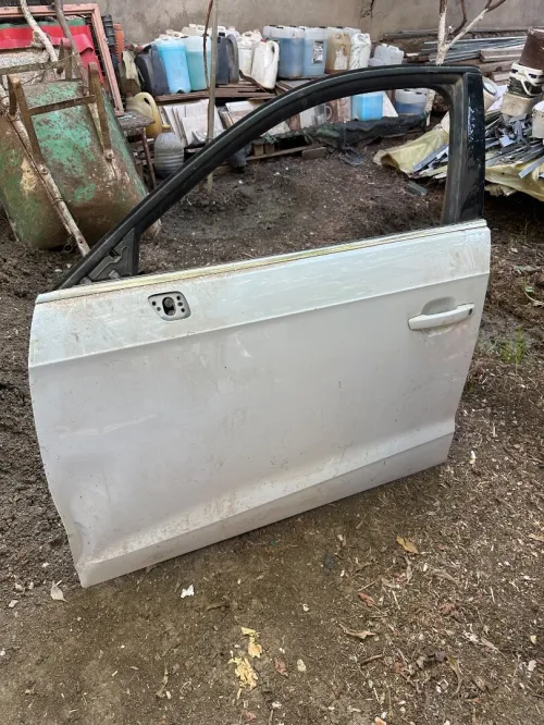 Porte av gauche Audi a3 