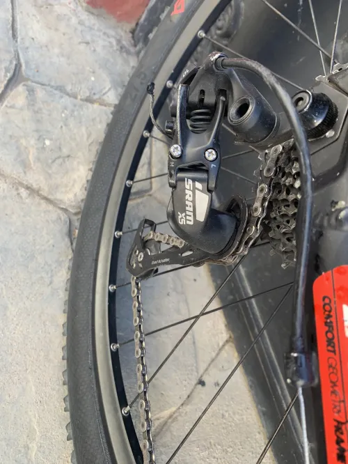 Vélo B-twin rockrider 560