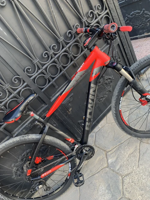 Vélo B-twin rockrider 560