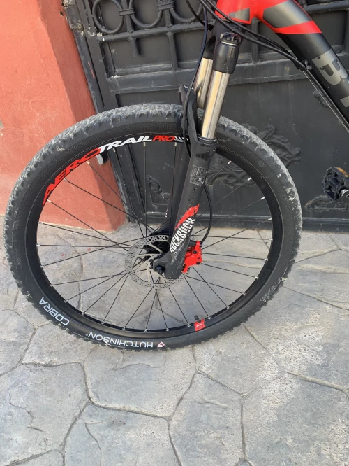 Vélo B-twin rockrider 560