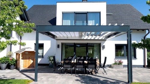   PERGOLA BIOCLIMATIQUE EN ALUMINIUM  MOTORISE