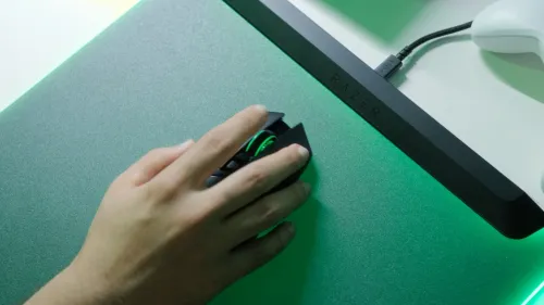 RAZER FIREFLY V2 Pro RGB GAMING MOUSE MAT