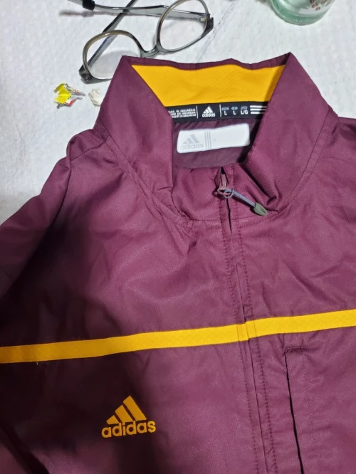 Des vetements Originaux venu des USA ( PUMA, ADIDAS, UNDER ARMOR, LEVI'S...)