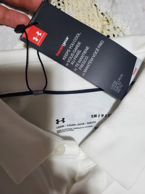 Des vetements Originaux venu des USA ( PUMA, ADIDAS, UNDER ARMOR, LEVI'S...)