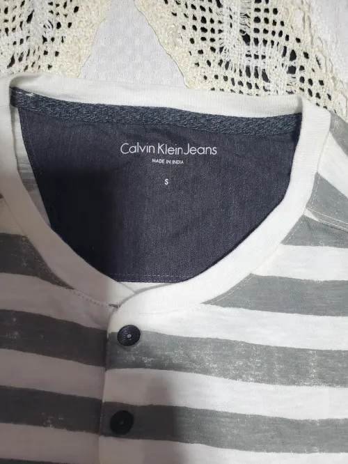Des vetements Originaux venu des USA ( PUMA, ADIDAS, UNDER ARMOR, LEVI'S...)