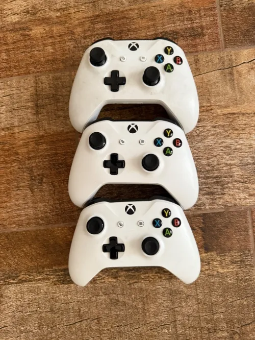 Xbox controllers 