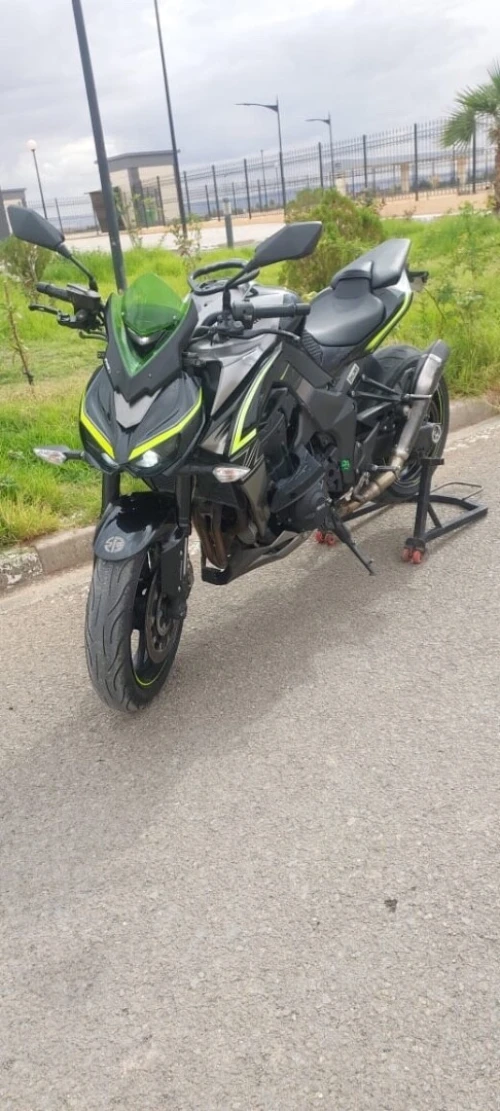Kawasaki Z1000 robot 2017