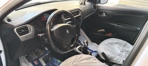 Peugeot 301 2015 Active