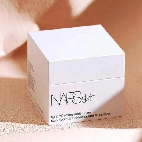 NARS SKIN LIGHT REFLECTING MOISTURIZER