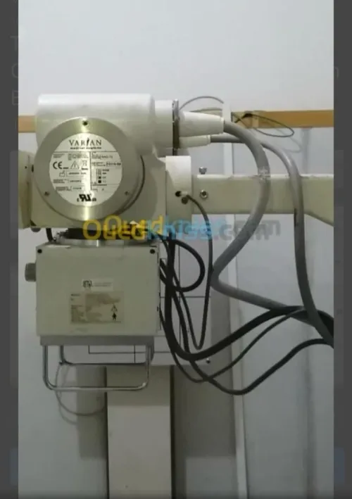 Table de radiologie os-poumon marque GE 600ma en bon état en  marche