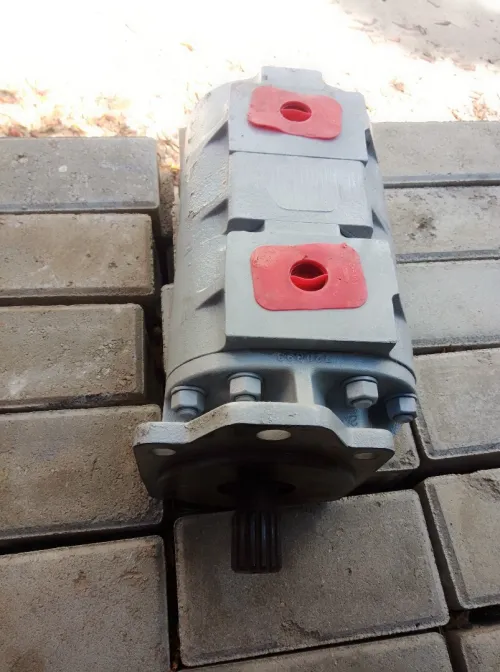 Komatsu POMPE HYD/ HD 465 REF:705-32-32000