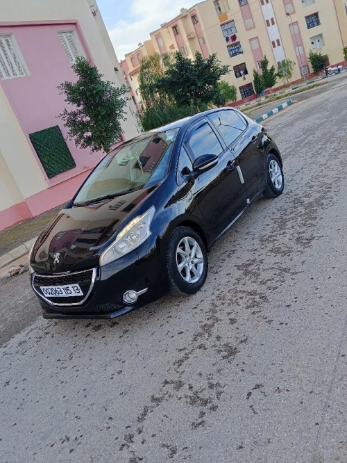 Peugeot 208 2015 Active Facelift