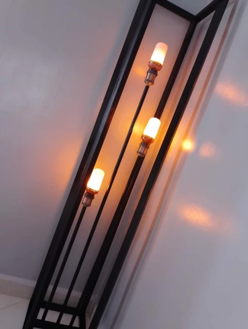 Lampadaire Woden laiton 