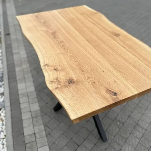Table modern irrégulière 