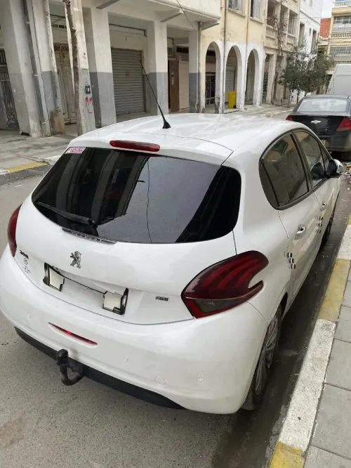 Peugeot 208 2015 Active