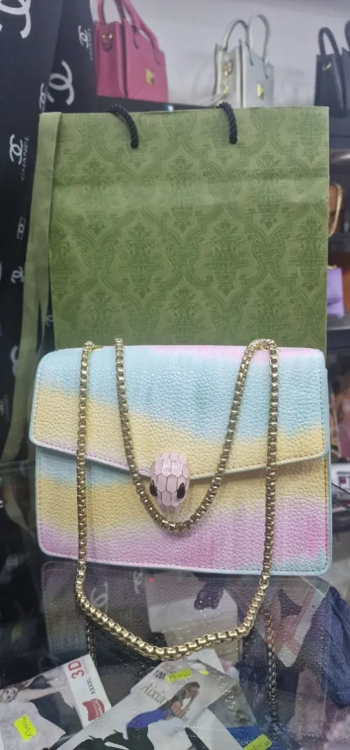 Prada chanelle Gutti Valentino hermes luis vitton