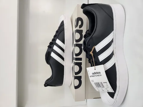 Adidas Streetcheck (Black white)
