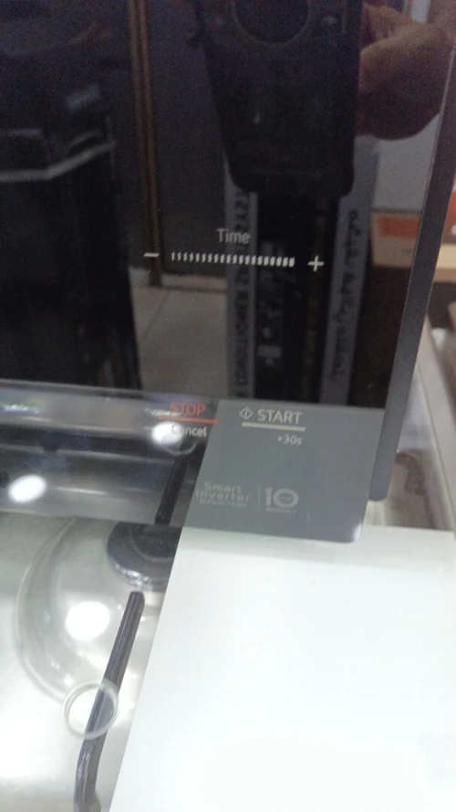 Promo micro-onde LG MS2595DIS Neo-chef 25L BLACK 1100W TACTILE MIRROIR INVERTER