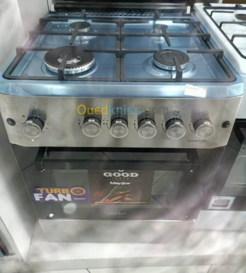 promo cuisinière Maxtor ventilé-fonte turbo-fan 4 feux Hammer