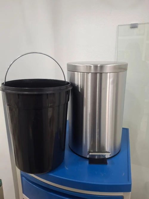 Bac à déchet en Inox avec Pédale