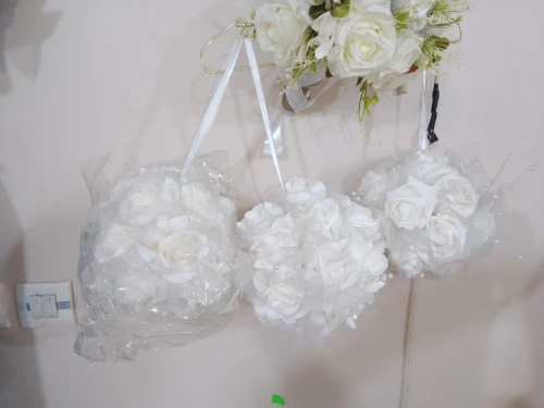 كراء فساتين الزفاف . Robe blanche