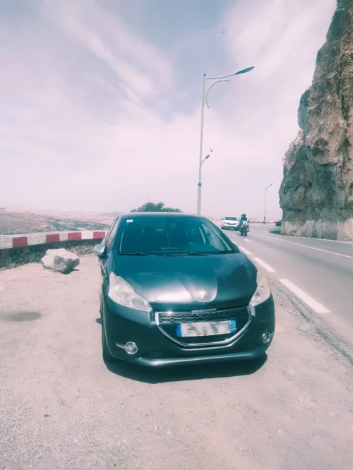 Peugeot 208 2015 Allure