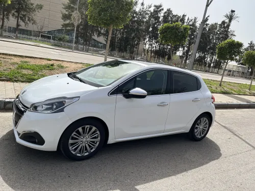 Peugeot 208 2019 Allure Facelift