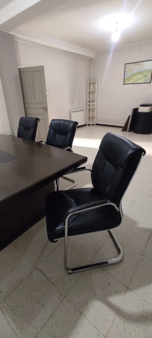 Table de réunion+ fauteuils