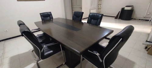 Table de réunion+ fauteuils