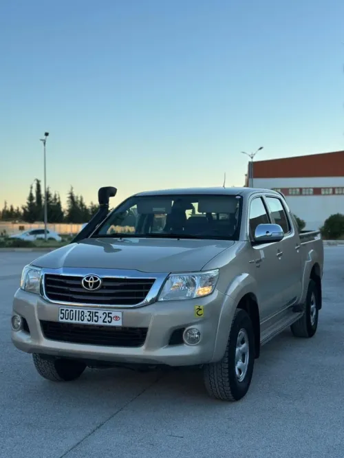 Toyota Hilux 2015 LEGEND DC 4x4