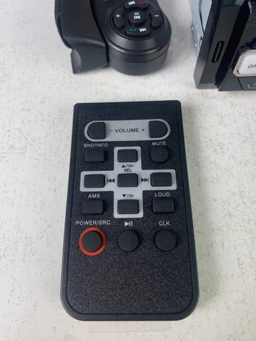 Pioneer-6296BT FM Receiver & MP3 Player pour Voitures - جهاز راديو سيارة بايونير الذكي مع بلوتوث وإضاءة