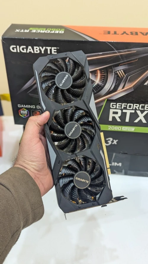 Gigabyte  RTX 2080 SUPER GAMING OC 8G  3 Fans