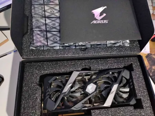 Rtx 2060 super aorus 3 fan box