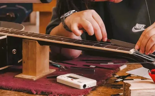 Réparation instruments de musique guitare mandol violon ukulele