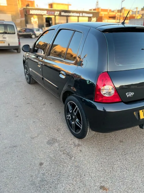 Renault Clio 2 2004 Mlabssa  initiale