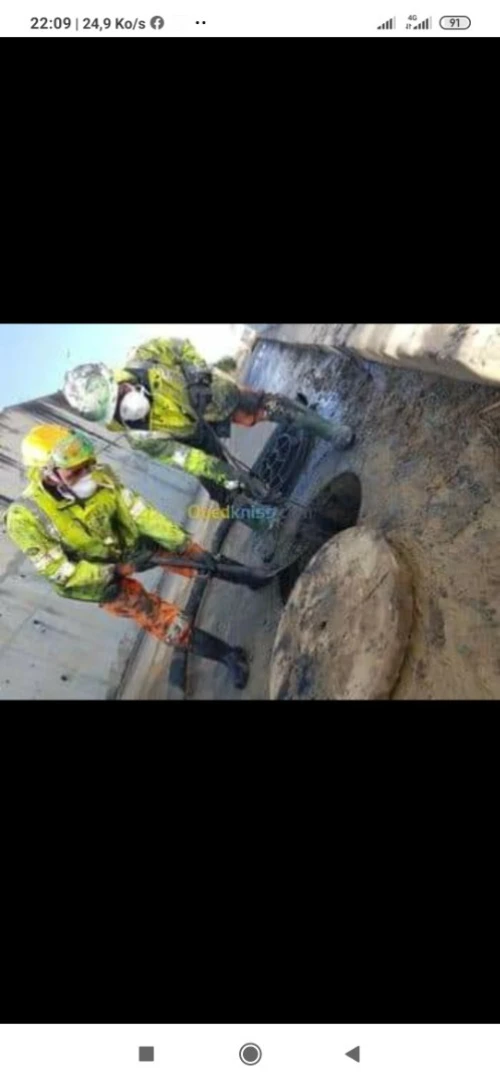 Travaux d'assainissement debouchage curage des canalisations.